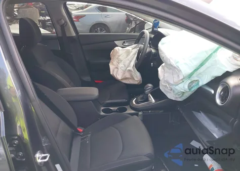 2024 Kia Forte Lxs z USA, uszkodzony, nr VIN 3KPF24AD8RE828508